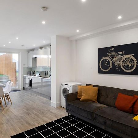 Appartamento Star London Vivian Avenue 3-Bed Oasis With Garden The Hyde Esterno foto