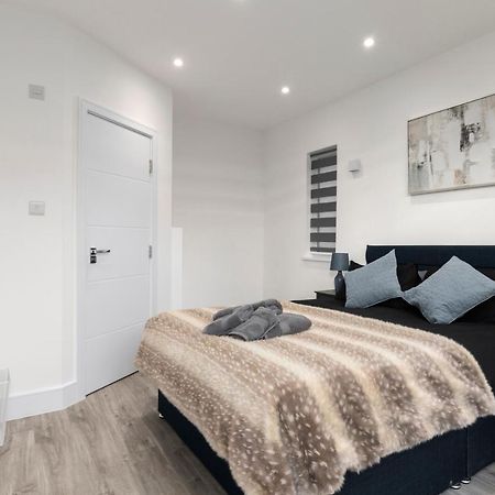 Appartamento Star London Vivian Avenue 3-Bed Oasis With Garden The Hyde Esterno foto