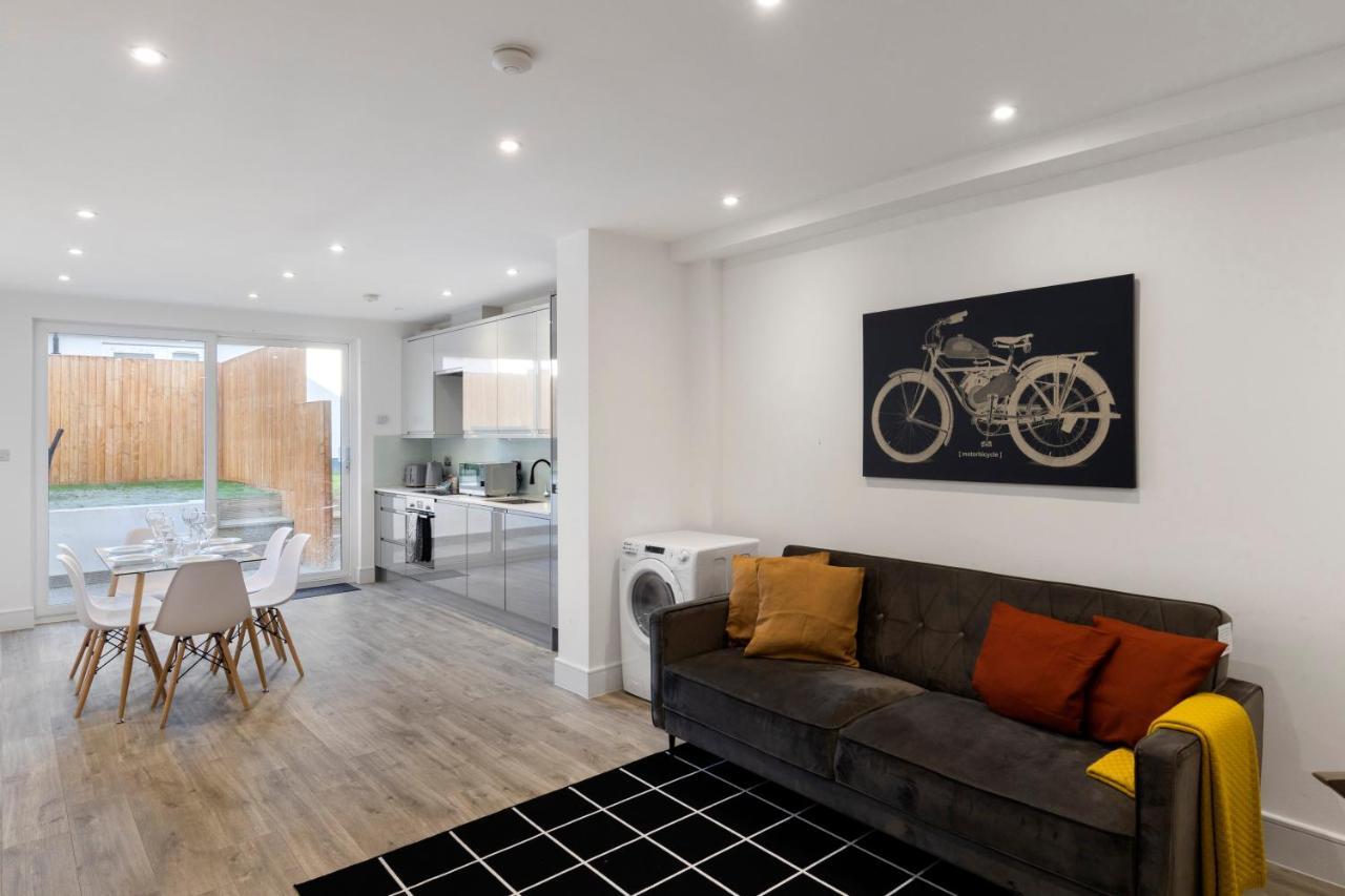 Appartamento Star London Vivian Avenue 3-Bed Oasis With Garden The Hyde Esterno foto